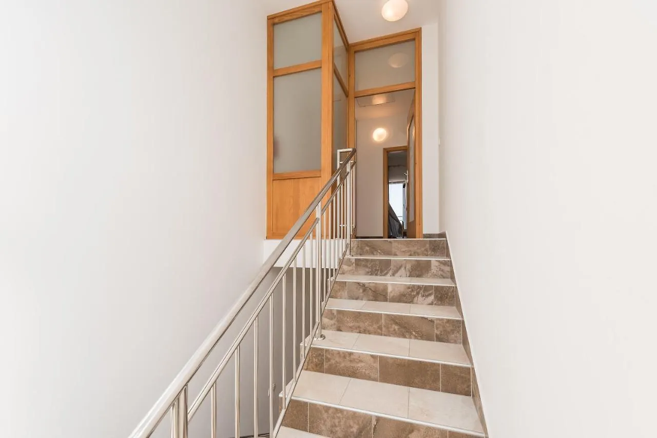 Apartment Villa Petra S Bazenom, Rostiljem I Parkingom Zadar