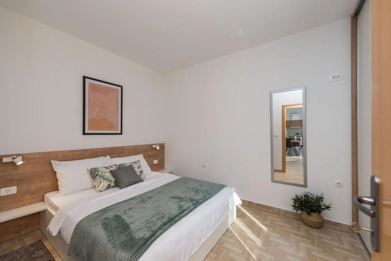 Villa Petra S Bazenom, Rostiljem I Parkingom Zadar