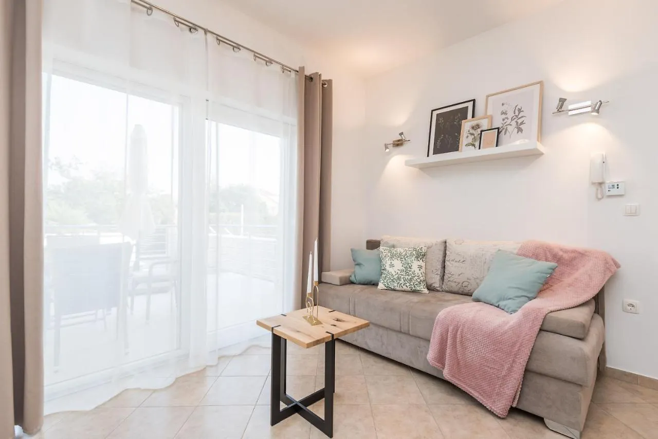 Villa Petra S Bazenom, Rostiljem I Parkingom Zadar Croatia