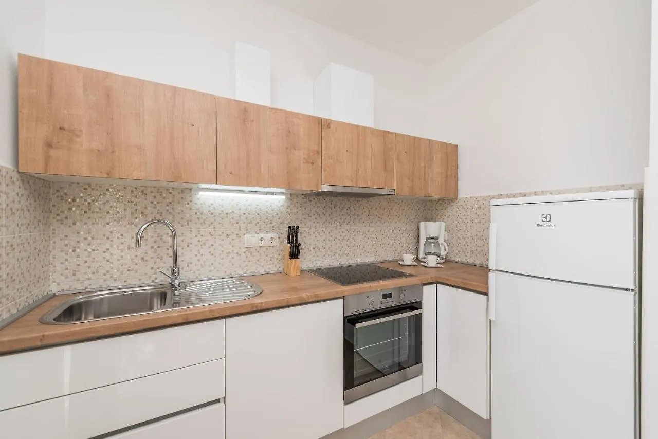 Villa Petra S Bazenom, Rostiljem I Parkingom Zadar Apartment
