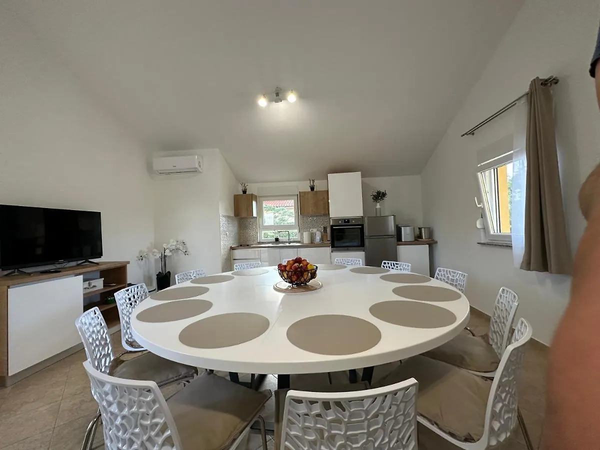 Villa Petra S Bazenom, Rostiljem I Parkingom Zadar Apartment
